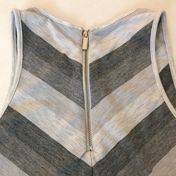 Gray and White Chevron Tank Top 💛 - Picture 3 of 4